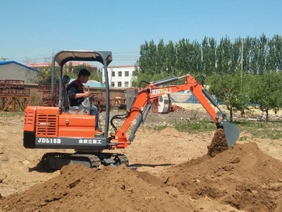 JDL18B小型挖掘机 厦门瓜果农田与养护管理的性价比之选